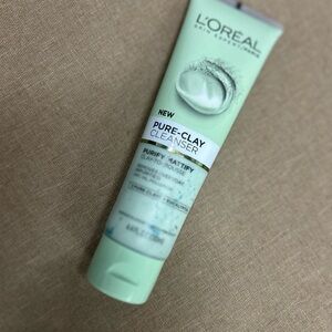 L'Oreal Pure-Clay Cleanser - Light Green